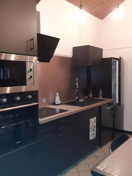 Apartment Spacieux Idealement Situe Saint Avre la Chambre